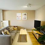 Hello - Souterrain Hoogwakersbosstraat 6 *