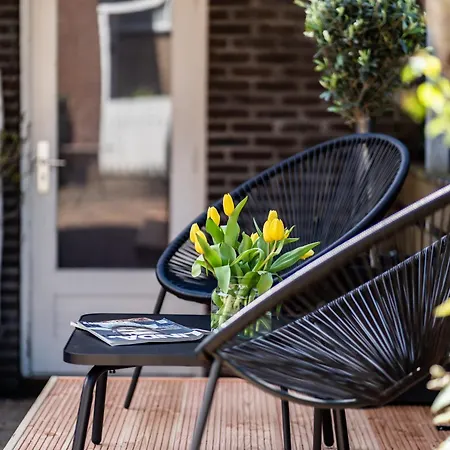 Hello - Souterrain Hoogwakersbosstraat 6 *