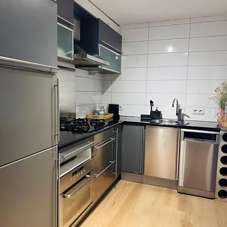 Hello - Souterrain Hoogwakersbosstraat 6 * Noordwijk