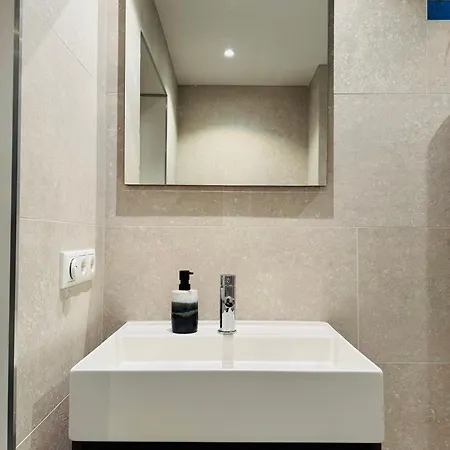 Hello - Souterrain Hoogwakersbosstraat 6 ノールトウェイク