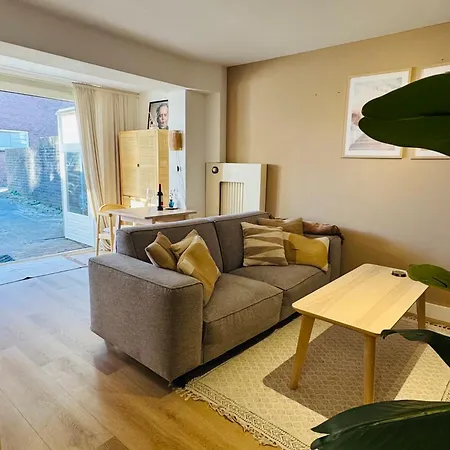 Appartamento Hello - Souterrain Hoogwakersbosstraat 6 *