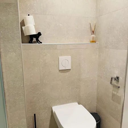 Hello - Souterrain Hoogwakersbosstraat 6