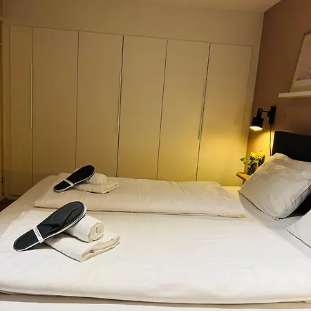 Hello - Souterrain Hoogwakersbosstraat 6 * Noordwijk