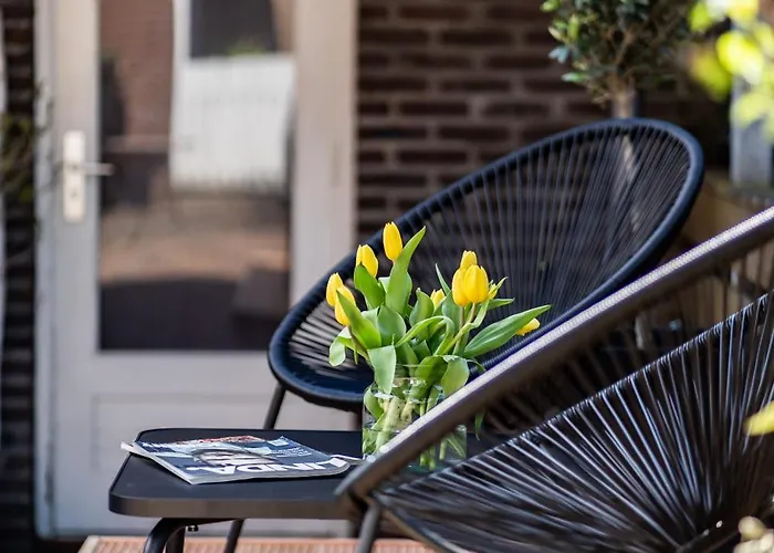 Hello - Souterrain Hoogwakersbosstraat 6 *