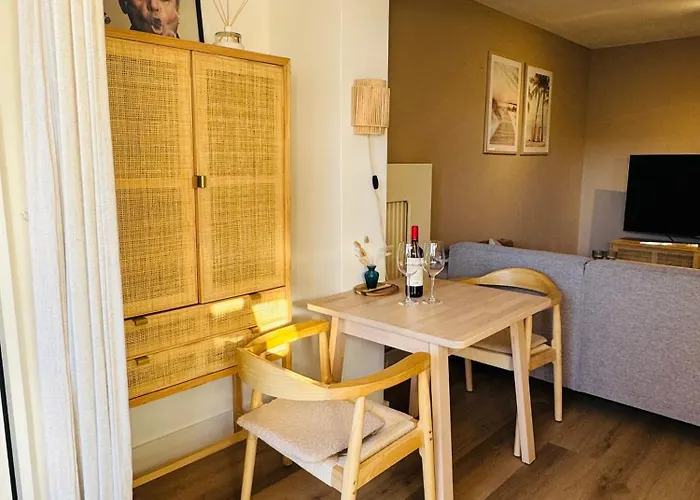 Lägenhet Hello - Souterrain Hoogwakersbosstraat 6